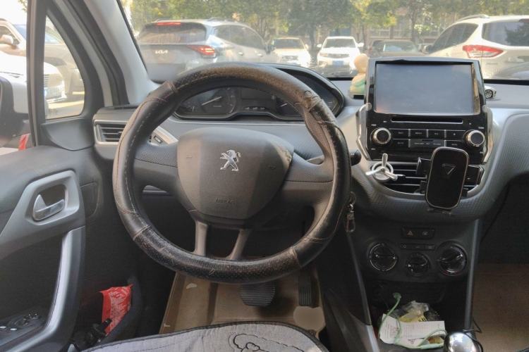 Used Peugeot 2008 2014 1.6L Automatic Trend Edition Steering Wheel