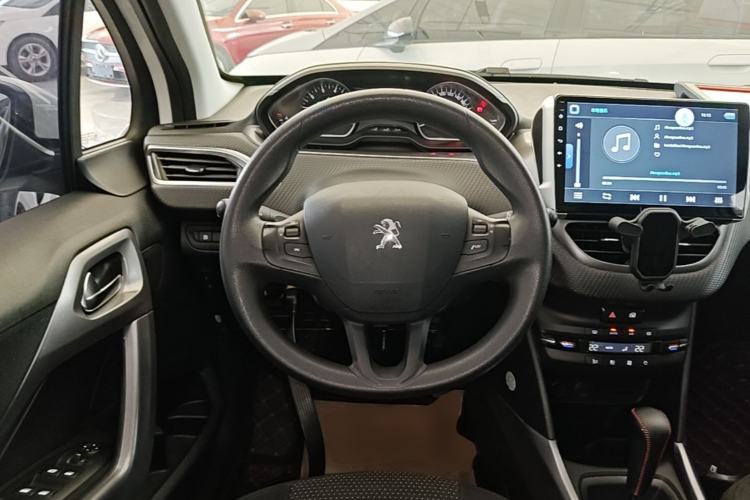 Used Peugeot 2008 2014 1.6L Automatic Fashion Edition Steering Wheel