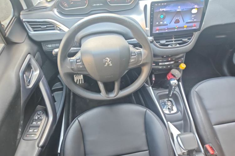 Used Peugeot 2008 2014 1.6L Automatic Fashion Edition Steering Wheel