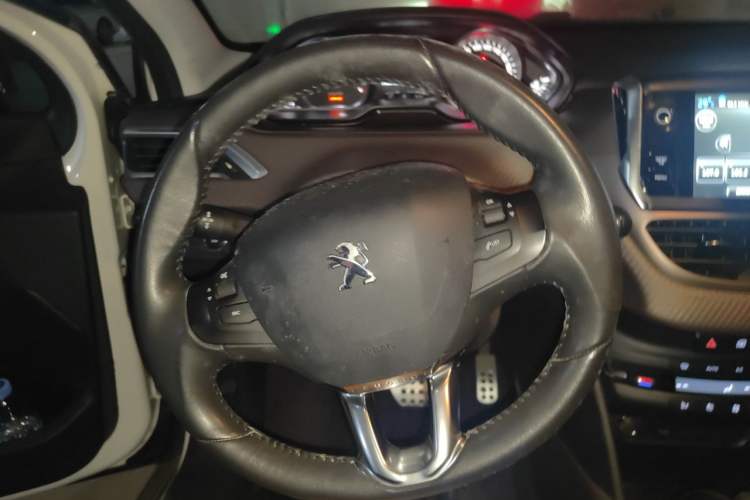 Used Peugeot 2008 2014 1.6L Automatic Navigation Edition Steering Wheel