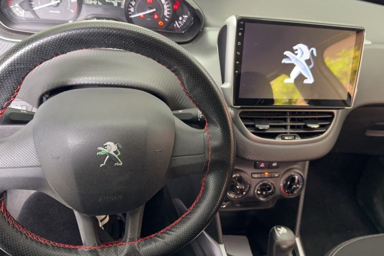 Used Peugeot 2008 2014 1.6L Automatic Trend Edition Steering Wheel