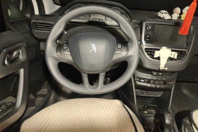 Used Peugeot 2008 2014 1.6L Manual Fashion Edition Steering Wheel
