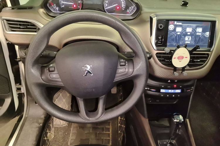Used Peugeot 2008 2014 1.6L Automatic Fashion Edition Steering Wheel
