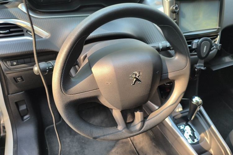 Used Peugeot 2008 2014 1.6L Automatic Trend Edition Steering Wheel