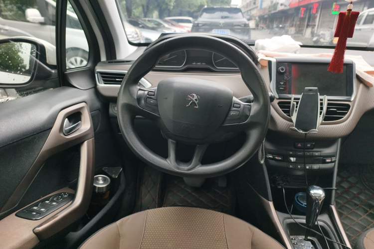 Used Peugeot 2008 2014 1.6L Automatic Fashion Edition Steering Wheel
