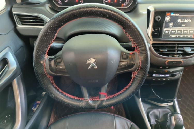 Used Peugeot 2008 2014 1.6L Manual Fashion Edition Steering Wheel