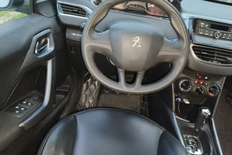 Used Peugeot 2008 2014 1.6L Automatic Trend Edition Steering Wheel