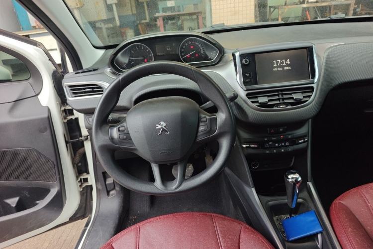 Used Peugeot 2008 2014 1.6L Automatic Fashion Edition Steering Wheel