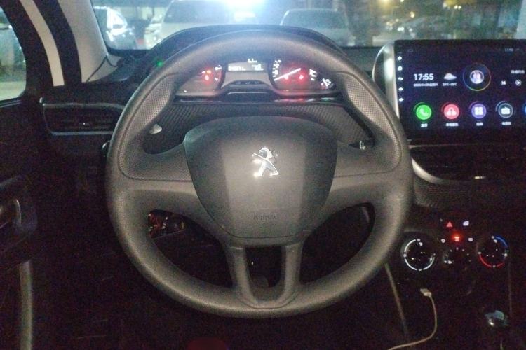 Used Peugeot 2008 2014 1.6L Automatic Trend Edition Steering Wheel