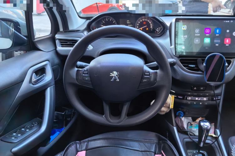 Used Peugeot 2008 2014 1.6L Automatic Fashion Edition Steering Wheel