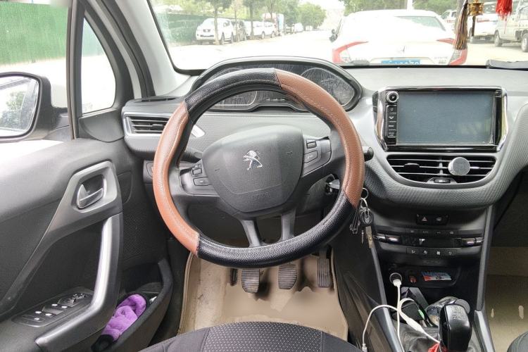 Used Peugeot 2008 2014 1.6L Manual Fashion Edition Steering Wheel