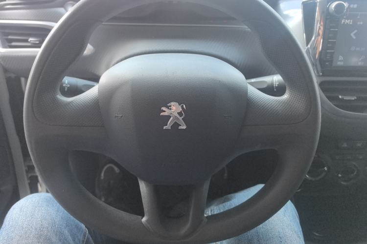 Used Peugeot 2008 2014 1.6L Manual Trend Edition Steering Wheel