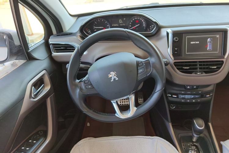 Used Peugeot 2008 2014 1.6L Automatic Navigation Edition Steering Wheel