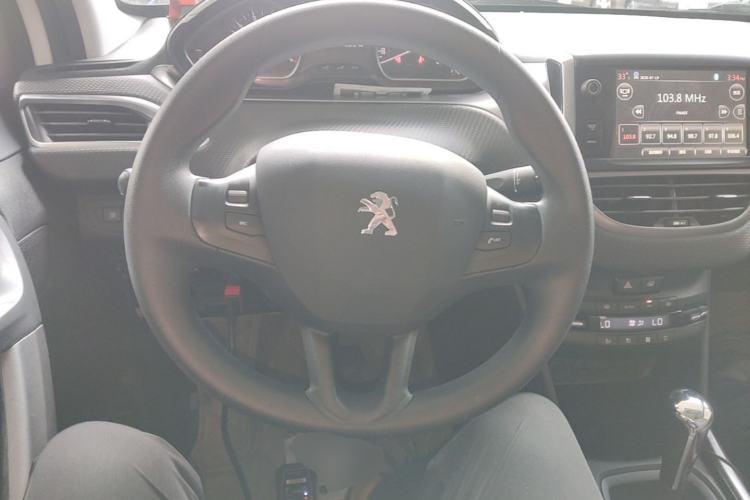 Used Peugeot 2008 2014 1.6L Automatic Fashion Edition Steering Wheel