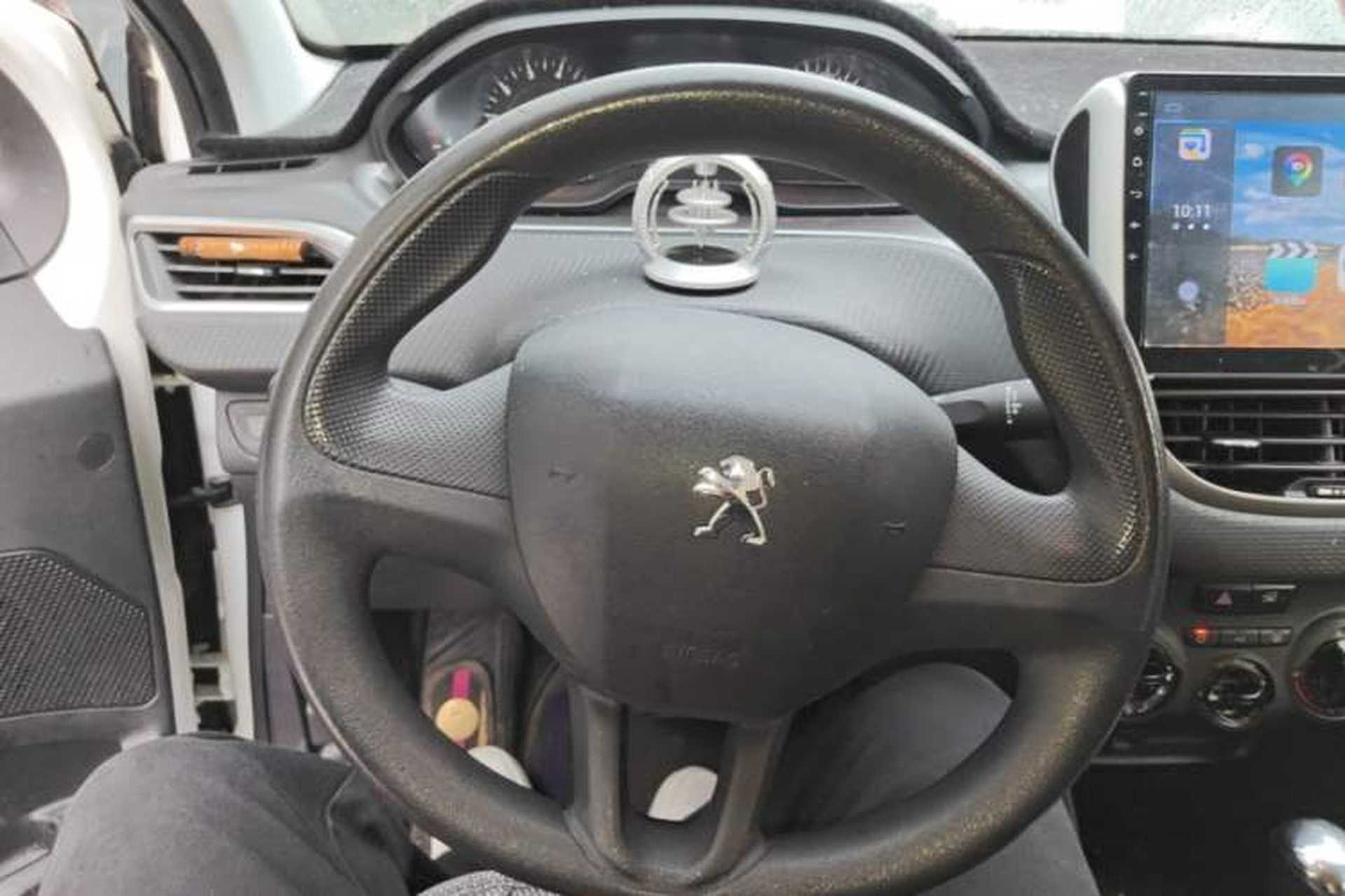 Used Peugeot 2008 2014 1.6L Automatic Trend Edition Steering Wheel