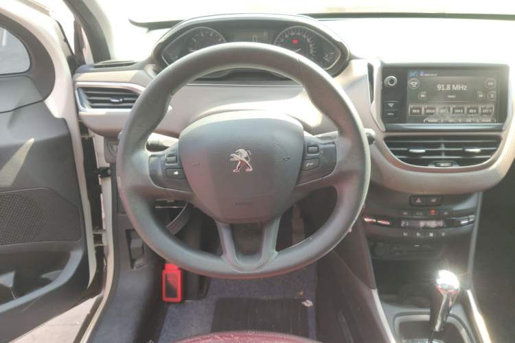 Used Peugeot 2008 2014 1.6L Automatic Fashion Edition Steering Wheel