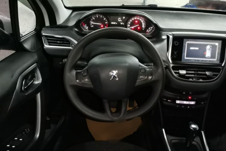 Used Peugeot 2008 2014 1.6L Automatic Fashion Edition Steering Wheel