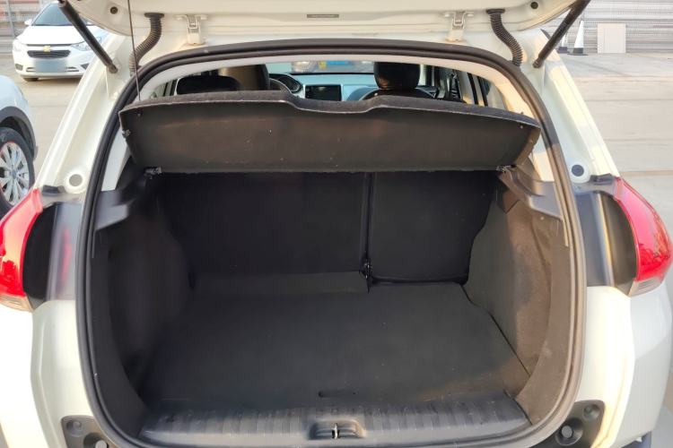 Used Peugeot 2008 2014 1.6L Automatic Fashion Edition Trunk