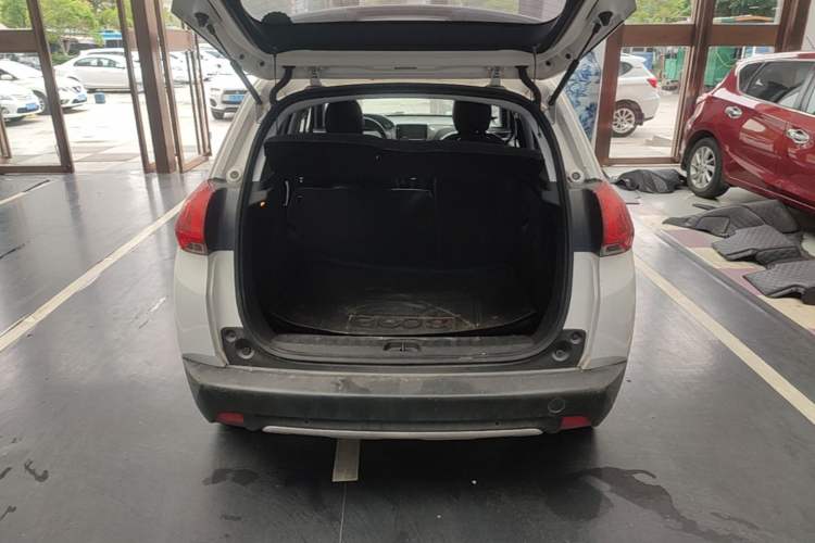 Used Peugeot 2008 2014 1.6L Automatic Fashion Edition Trunk