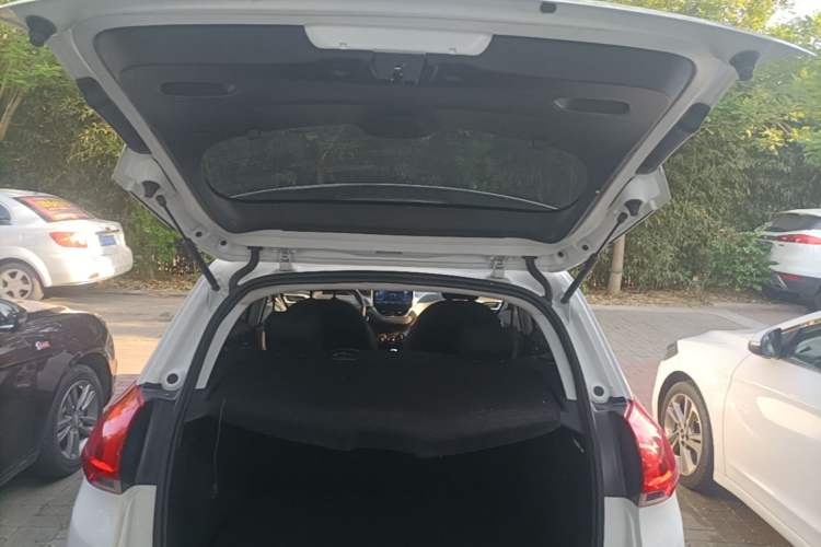 Used Peugeot 2008 2014 1.6L Automatic Trend Edition Trunk