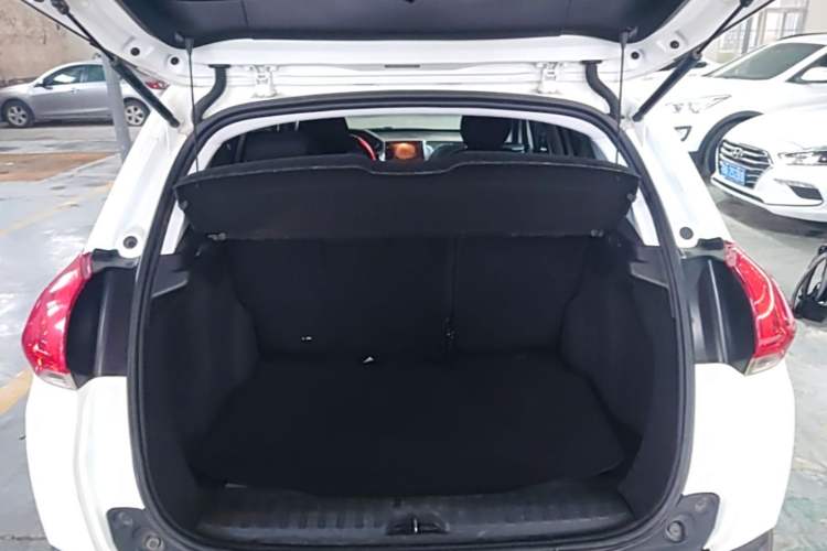 Used Peugeot 2008 2014 1.6L Automatic Fashion Edition Trunk