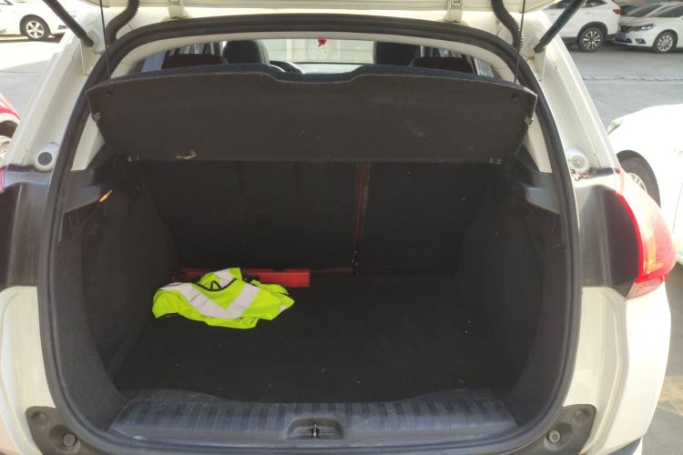 Used Peugeot 2008 2014 1.6L Automatic Fashion Edition Trunk