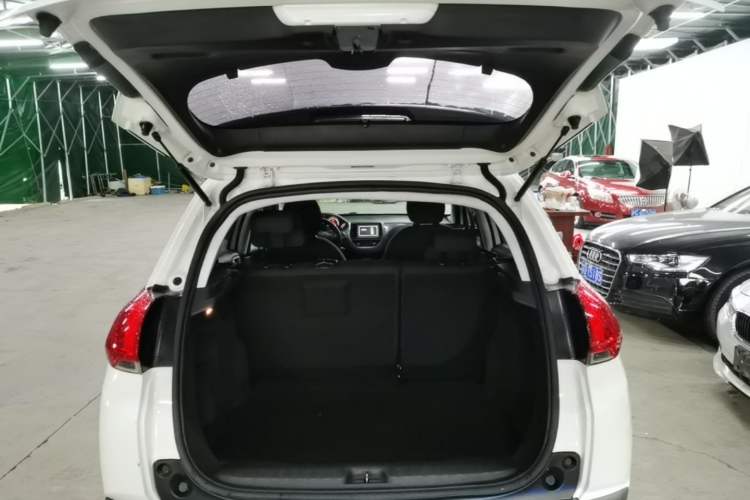Used Peugeot 2008 2014 1.6L Automatic Fashion Edition Trunk