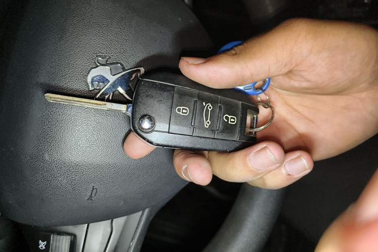 Used Peugeot 2008 2014 1.6L Automatic Fashion Edition Vehicle Key