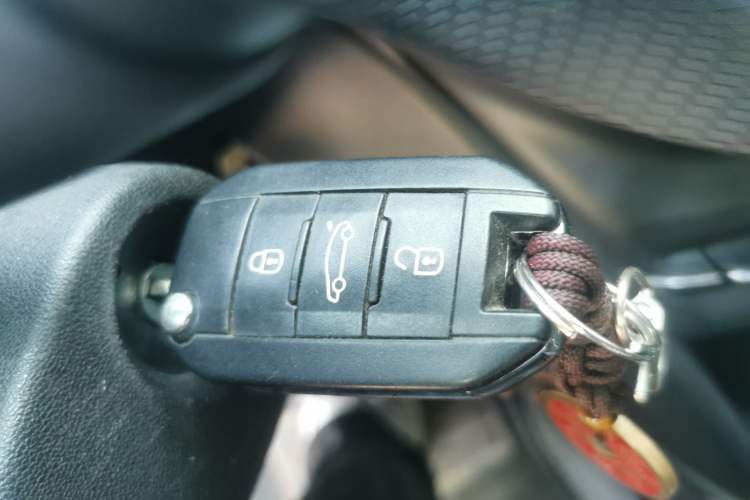 Used Peugeot 2008 2014 1.6L Manual Fashion Edition Vehicle Key