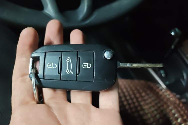 Used Peugeot 2008 2014 1.6L Automatic Fashion Edition Vehicle Key