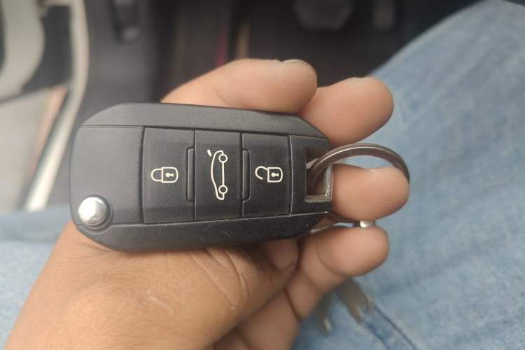 Used Peugeot 2008 2014 1.6L Automatic Excellence Edition Vehicle Key