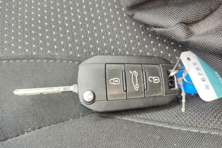 Used Peugeot 2008 2014 1.6L Automatic Fashion Edition Vehicle Key