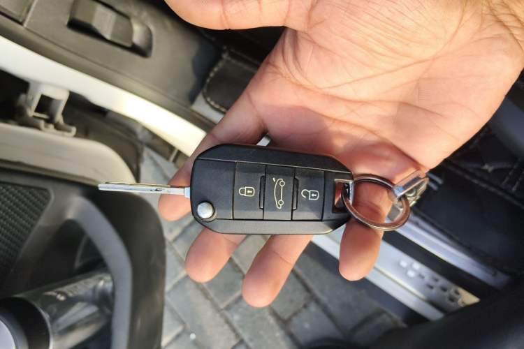 Used Peugeot 2008 2014 1.6L Automatic Fashion Edition Vehicle Key