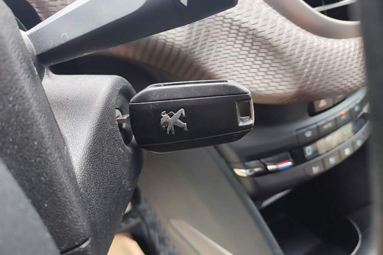 Used Peugeot 2008 2014 1.6L Automatic Fashion Edition Vehicle Key