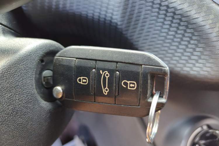 Used Peugeot 2008 2014 1.6L Automatic Trend Edition Vehicle Key