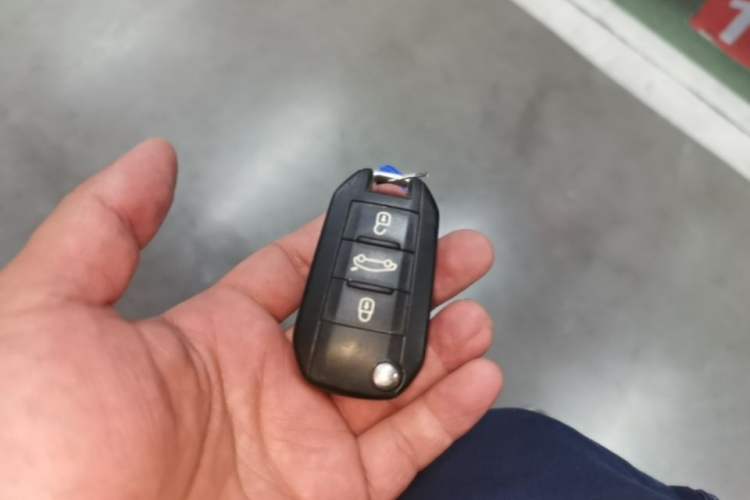 Used Peugeot 2008 2014 1.6L Manual Fashion Edition Vehicle Key