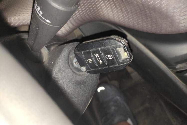 Used Peugeot 2008 2014 1.6L Automatic Fashion Edition Vehicle Key
