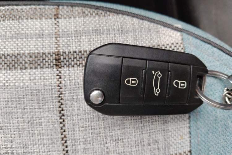 Used Peugeot 2008 2014 1.6L Automatic Fashion Edition Vehicle Key