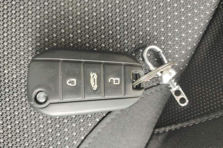 Used Peugeot 2008 2014 1.6L Automatic Fashion Edition Vehicle Key