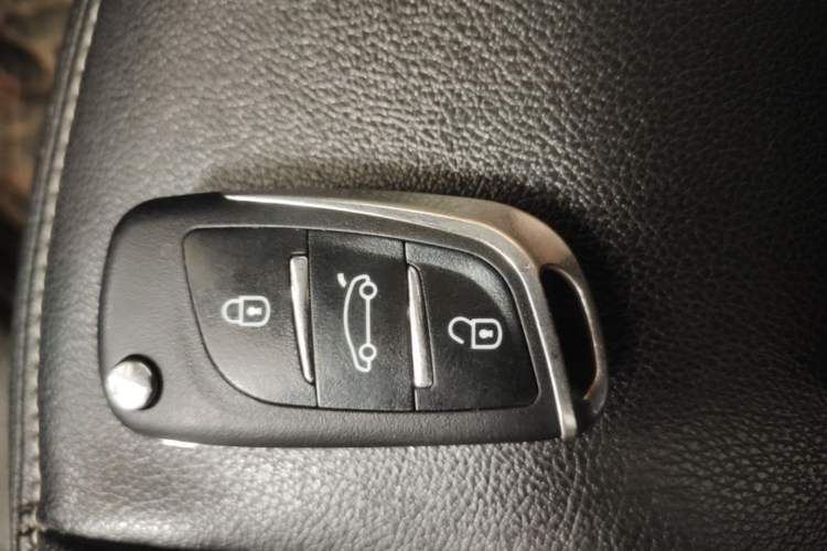 Used Peugeot 2008 2014 1.6L Automatic Trend Edition Vehicle Key