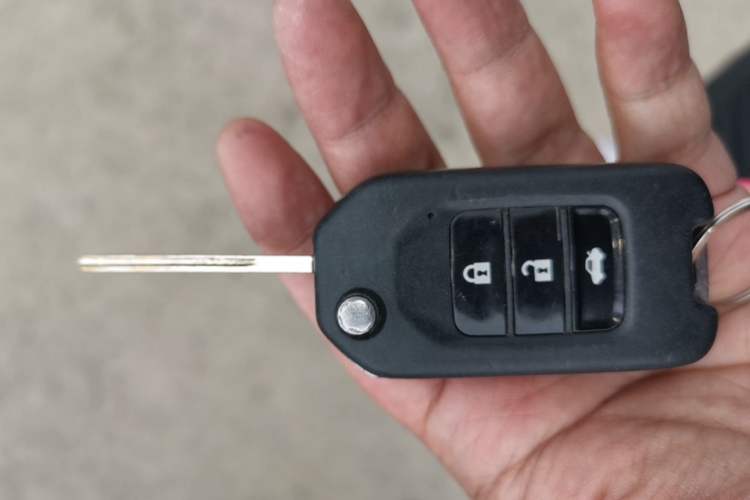 Used Peugeot 2008 2014 1.6L Manual Fashion Edition Vehicle Key