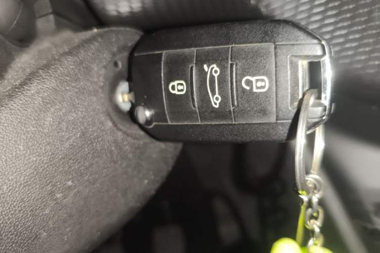 Used Peugeot 2008 2014 1.6L Manual Fashion Edition Vehicle Key