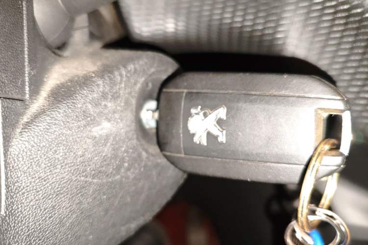 Used Peugeot 2008 2014 1.6L Automatic Fashion Edition Vehicle Key
