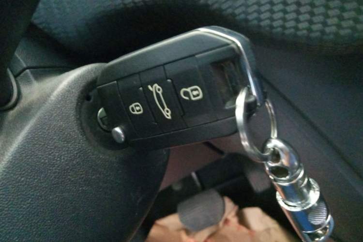 Used Peugeot 2008 2014 1.6L Automatic Trend Edition Vehicle Key