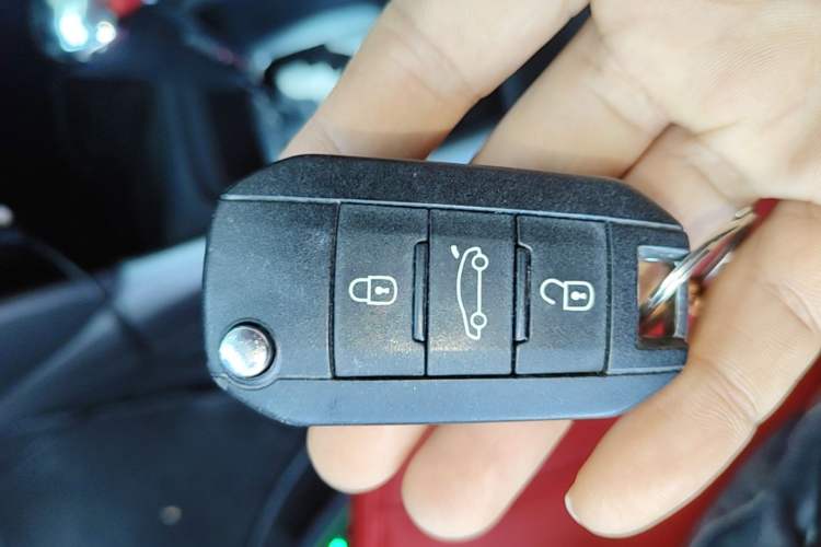 Used Peugeot 2008 2014 1.6L Automatic Fashion Edition Vehicle Key