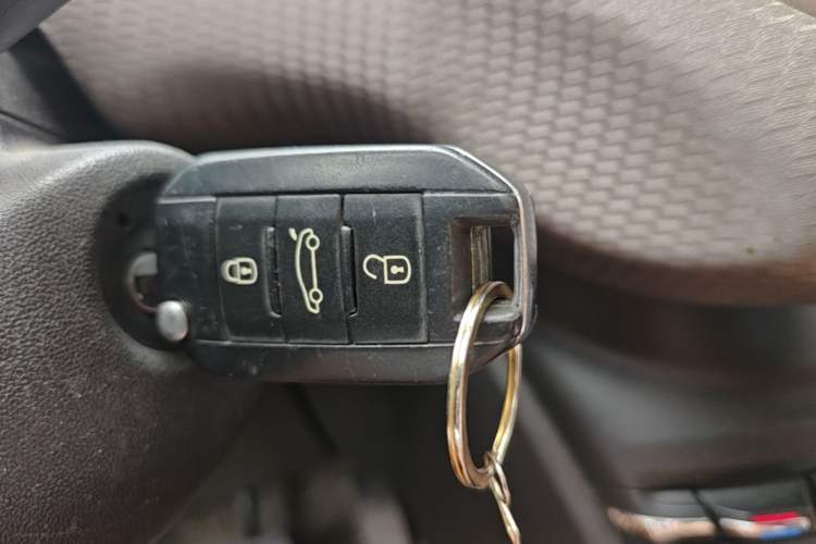 Used Peugeot 2008 2014 1.6L Automatic Fashion Edition Vehicle Key