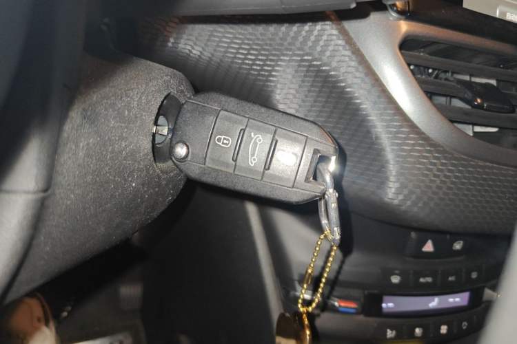 Used Peugeot 2008 2014 1.6L Automatic Fashion Edition Vehicle Key