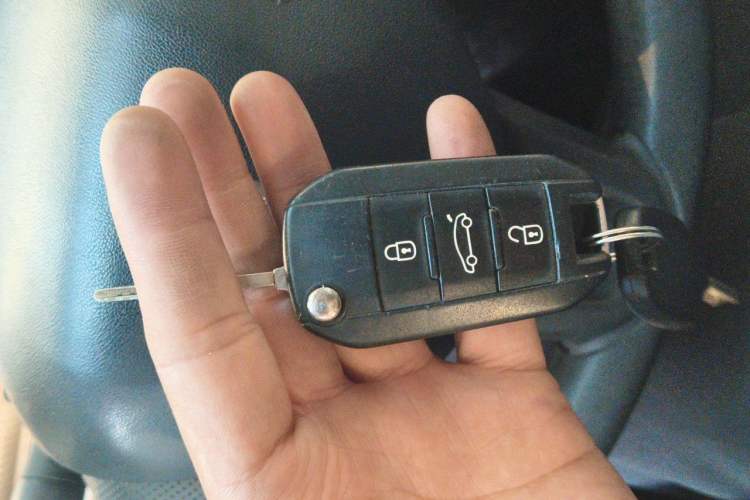 Used Peugeot 2008 2014 1.6L Automatic Trend Edition Vehicle Key