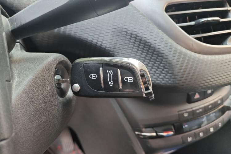 Used Peugeot 2008 2014 1.6L Automatic Fashion Edition Vehicle Key