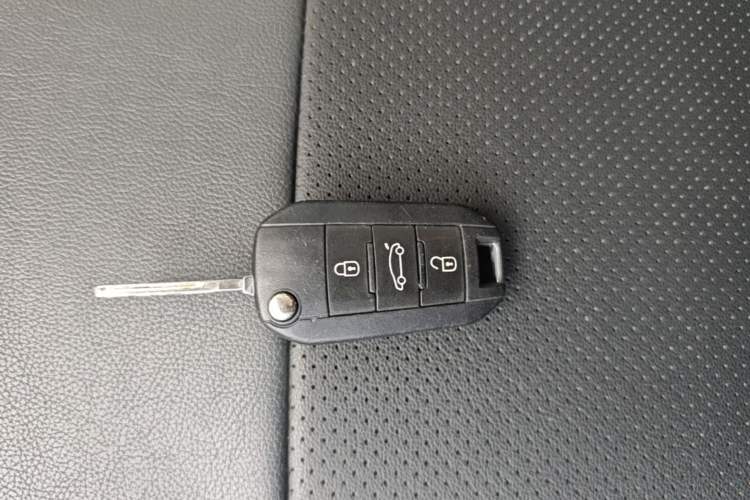 Used Peugeot 2008 2014 1.6L Automatic Fashion Edition Vehicle Key